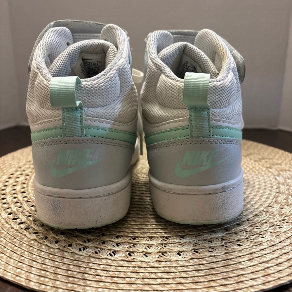 NIKE COURT BOROUGH 2 MID PUREPLATINUM MINT FOAM SHOES Size 6Y - Picture 5 of 11